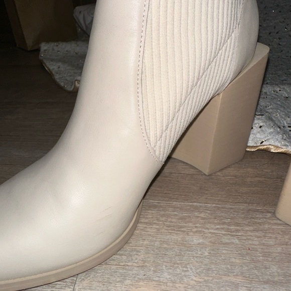 Steve Madden booties in Bone color - Picture 8 of 9